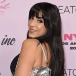 Drake Accepts ‘Corridor Cross’ From Married Grownup Movie Star Lena the Plug, Laughs As She Throws Away Her Marriage ceremony Ring